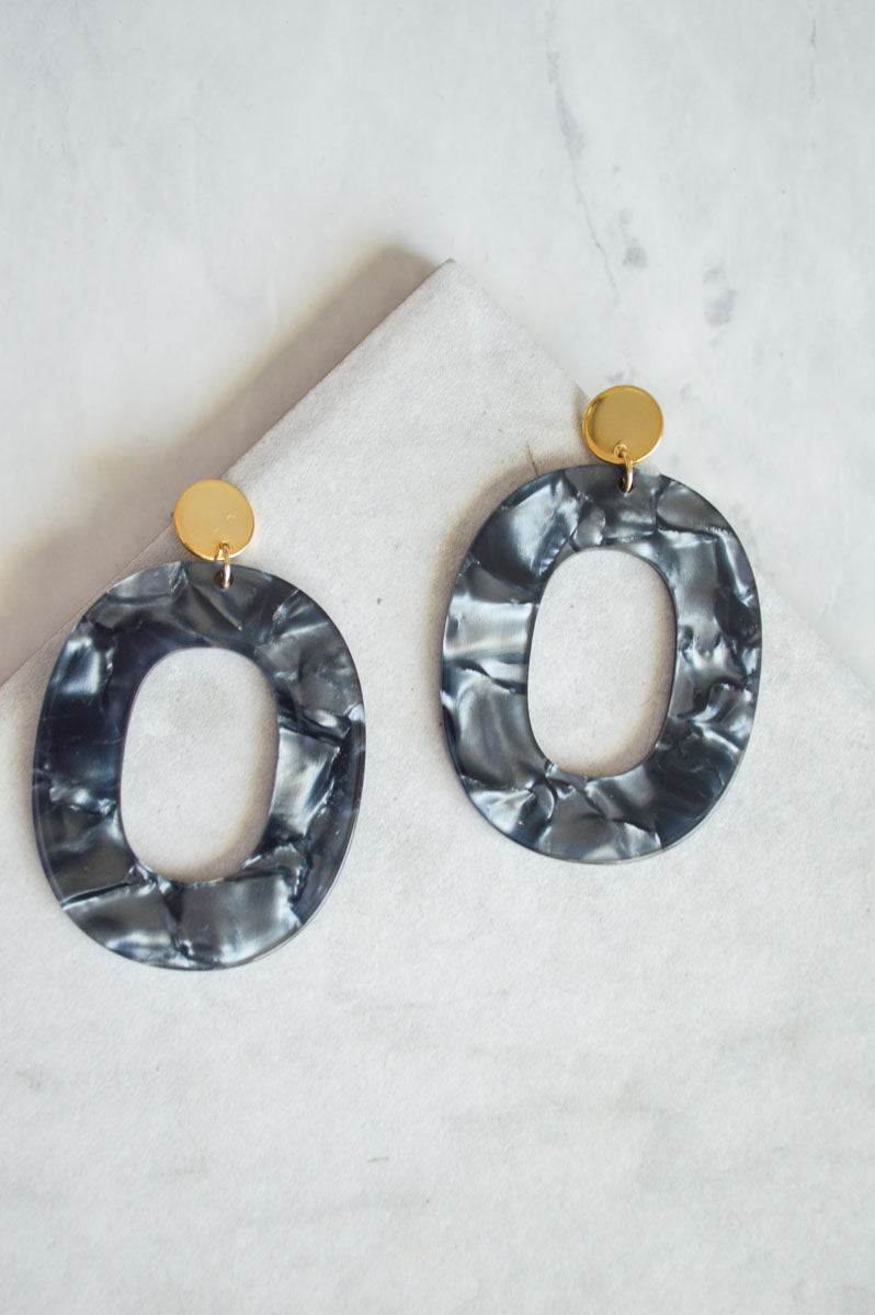 Kosma Resin Drop Earrings | Speckled Black